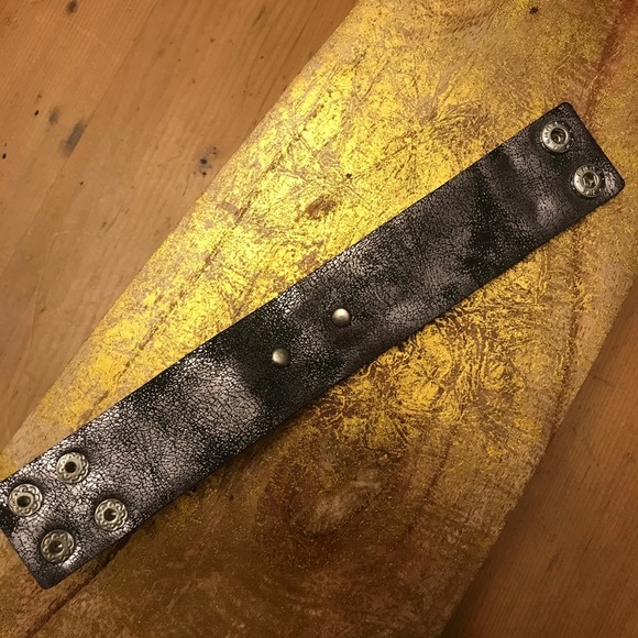 💍Leather Wrap Bracelet - Picture 5 of 6